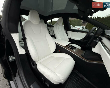 Черный Тесла Модель С, объемом двигателя 0 л и пробегом 1 тыс. км за 49600 $, фото 44 на Automoto.ua