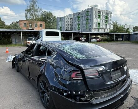 Чорний Тесла Модель С, об'ємом двигуна 0 л та пробігом 33 тис. км за 15000 $, фото 3 на Automoto.ua