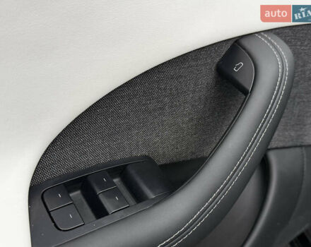 Черный Тесла Модель С, объемом двигателя 0 л и пробегом 1 тыс. км за 49600 $, фото 66 на Automoto.ua