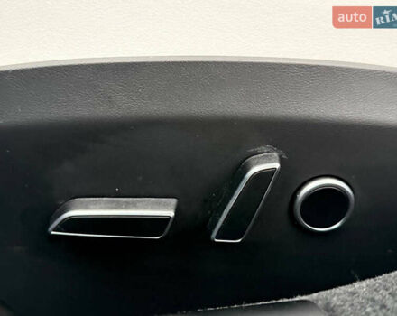 Черный Тесла Модель С, объемом двигателя 0 л и пробегом 1 тыс. км за 48600 $, фото 69 на Automoto.ua