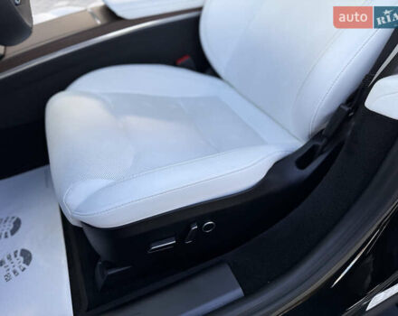 Черный Тесла Модель С, объемом двигателя 0 л и пробегом 25 тыс. км за 43999 $, фото 76 на Automoto.ua