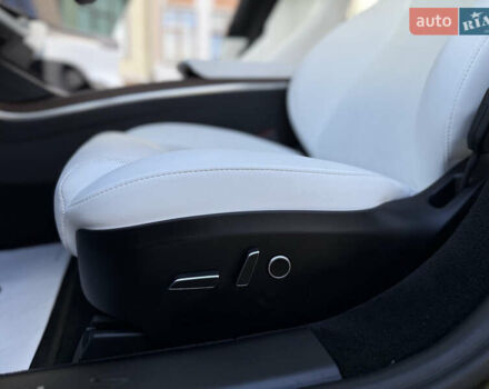 Черный Тесла Модель С, объемом двигателя 0 л и пробегом 25 тыс. км за 43999 $, фото 89 на Automoto.ua