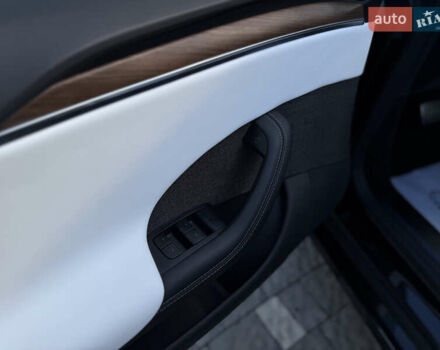 Черный Тесла Модель С, объемом двигателя 0 л и пробегом 25 тыс. км за 43999 $, фото 88 на Automoto.ua