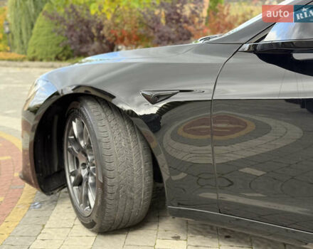 Черный Тесла Модель С, объемом двигателя 0 л и пробегом 25 тыс. км за 42999 $, фото 31 на Automoto.ua