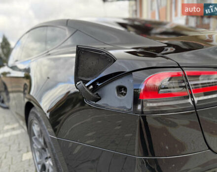 Черный Тесла Модель С, объемом двигателя 0 л и пробегом 25 тыс. км за 42999 $, фото 40 на Automoto.ua