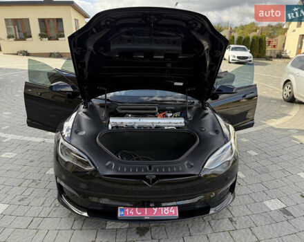 Черный Тесла Модель С, объемом двигателя 0 л и пробегом 25 тыс. км за 42999 $, фото 98 на Automoto.ua