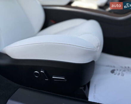 Черный Тесла Модель С, объемом двигателя 0 л и пробегом 25 тыс. км за 42999 $, фото 105 на Automoto.ua