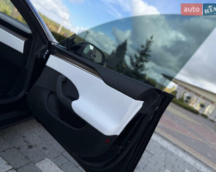 Черный Тесла Модель С, объемом двигателя 0 л и пробегом 25 тыс. км за 43999 $, фото 110 на Automoto.ua