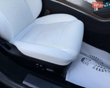 Черный Тесла Модель С, объемом двигателя 0 л и пробегом 25 тыс. км за 42999 $, фото 104 на Automoto.ua