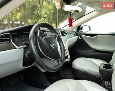 Черный Тесла Модель С, объемом двигателя 0 л и пробегом 134 тыс. км за 19999 $, фото 1 на Automoto.ua