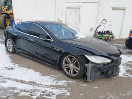 Тесла Модель С 2013 у Луцьку на Automoto.ua Чорний Тесла Модель С, об'ємом двигуна 0 л та пробігом 194 тис. км за 8900 $, фото 1 на Automoto.ua
