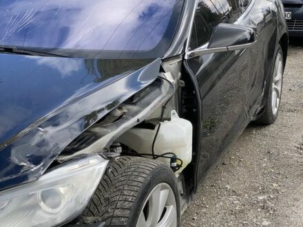 Тесла Модель С 2013 у Збараже на Automoto.ua Чорний Тесла Модель С, об'ємом двигуна 0 л та пробігом 207 тис. км за 8500 $, фото 1 на Automoto.ua
