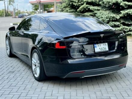 Черный Тесла Модель С, объемом двигателя 1.8 л и пробегом 143 тыс. км за 19999 $, фото 1 на Automoto.ua
