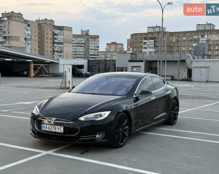 Черный Тесла Модель С, объемом двигателя 0 л и пробегом 57 тыс. км за 15900 $, фото 1 на Automoto.ua