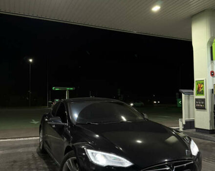 Черный Тесла Модель С, объемом двигателя 0 л и пробегом 127 тыс. км за 14200 $, фото 1 на Automoto.ua