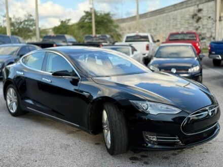 Тесла Модель С 2015 в Коломые на Automoto.ua Черный Тесла Модель С, объемом двигателя 0 л и пробегом 90 тыс. км за 9900 $, фото 1 на Automoto.ua