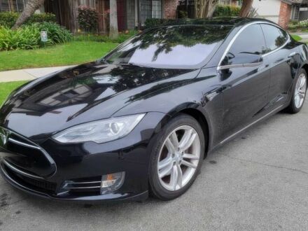 Тесла Модель С 2015 в Чернигове на Automoto.ua Черный Тесла Модель С, объемом двигателя 0 л и пробегом 131 тыс. км за 7800 $, фото 1 на Automoto.ua