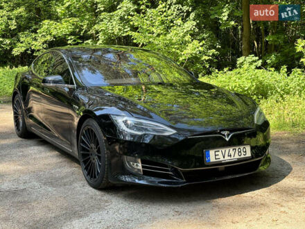 Тесла Модель С 2016 у Львові на Automoto.ua Чорний Тесла Модель С, об'ємом двигуна 0 л та пробігом 83 тис. км за 24500 $, фото 1 на Automoto.ua