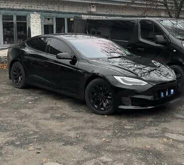 Чорний Тесла Модель С, об'ємом двигуна 0 л та пробігом 213 тис. км за 17300 $, фото 1 на Automoto.ua