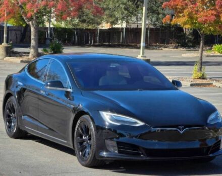 Черный Тесла Модель С, объемом двигателя 0 л и пробегом 68 тыс. км за 16700 $, фото 1 на Automoto.ua