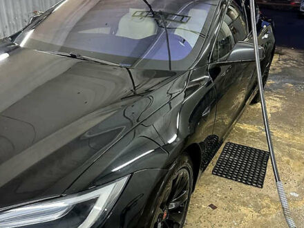 Тесла Модель С 2017 в Львове на Automoto.ua Черный Тесла Модель С, объемом двигателя 0 л и пробегом 134 тыс. км за 16900 $, фото 1 на Automoto.ua