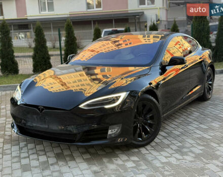 Черный Тесла Модель С, объемом двигателя 0 л и пробегом 60 тыс. км за 23000 $, фото 1 на Automoto.ua
