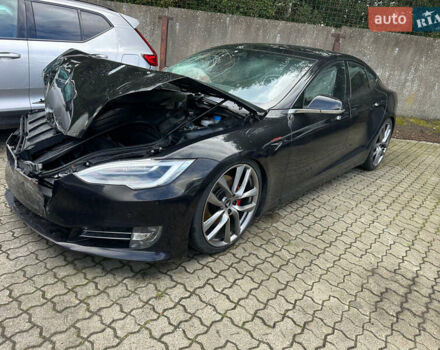 Черный Тесла Модель С, объемом двигателя 0 л и пробегом 200 тыс. км за 13500 $, фото 1 на Automoto.ua