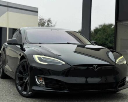 Черный Тесла Модель С, объемом двигателя 0 л и пробегом 70 тыс. км за 13000 $, фото 1 на Automoto.ua