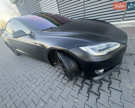 Черный Тесла Модель С, объемом двигателя 0 л и пробегом 136 тыс. км за 18650 $, фото 1 на Automoto.ua