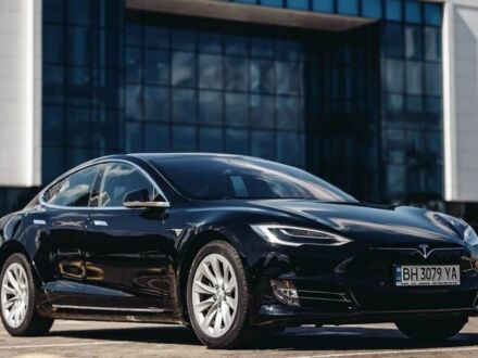 Тесла Модель С 2018 в Одессе на Automoto.ua Черный Тесла Модель С, объемом двигателя 0 л и пробегом 47 тыс. км за 25000 $, фото 1 на Automoto.ua