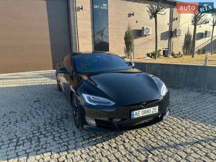 Черный Тесла Модель С, объемом двигателя 0 л и пробегом 73 тыс. км за 19000 $, фото 1 на Automoto.ua