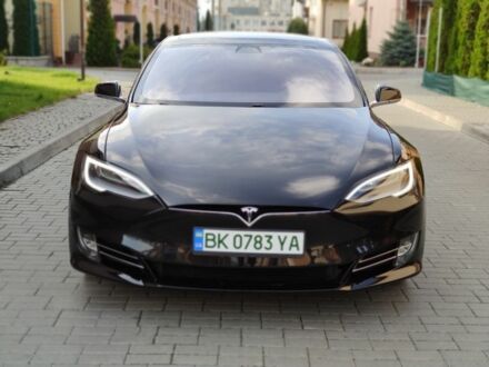 Черный Тесла Модель С, объемом двигателя 0 л и пробегом 105 тыс. км за 37900 $, фото 1 на Automoto.ua