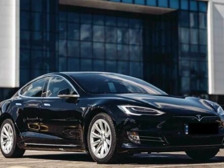 Тесла Модель С 2018 в Киеве на Automoto.ua Черный Тесла Модель С, объемом двигателя 0 л и пробегом 46 тыс. км за 16300 $, фото 1 на Automoto.ua