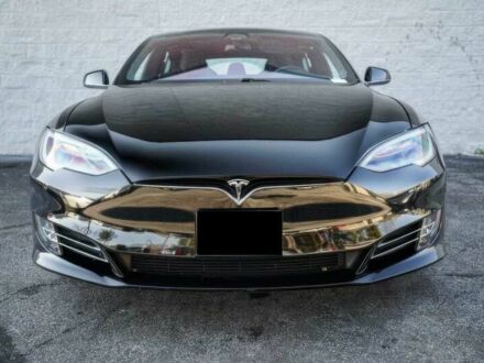 Черный Тесла Модель С, объемом двигателя 0 л и пробегом 54 тыс. км за 22000 $, фото 1 на Automoto.ua