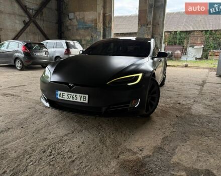 Черный Тесла Модель С, объемом двигателя 0 л и пробегом 47 тыс. км за 25500 $, фото 1 на Automoto.ua