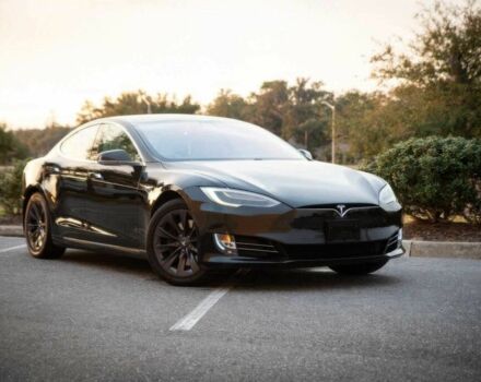 Чорний Тесла Модель С, об'ємом двигуна 0 л та пробігом 37 тис. км за 11500 $, фото 1 на Automoto.ua