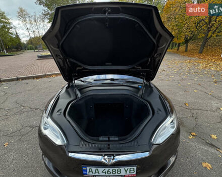 Коричневий Тесла Модель С, об'ємом двигуна 0 л та пробігом 190 тис. км за 13600 $, фото 30 на Automoto.ua