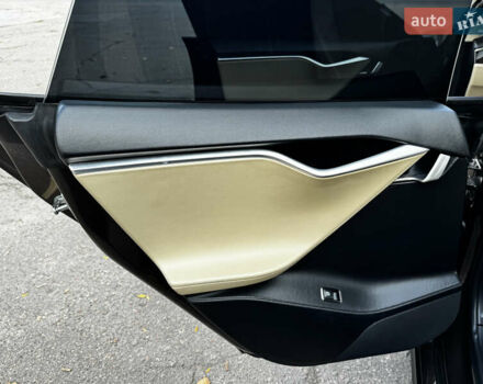 Коричневий Тесла Модель С, об'ємом двигуна 0 л та пробігом 190 тис. км за 13600 $, фото 17 на Automoto.ua