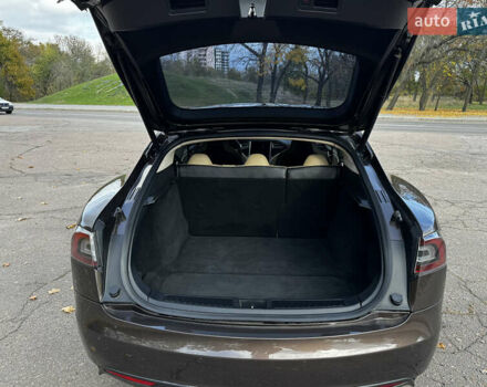 Коричневий Тесла Модель С, об'ємом двигуна 0 л та пробігом 190 тис. км за 13600 $, фото 32 на Automoto.ua