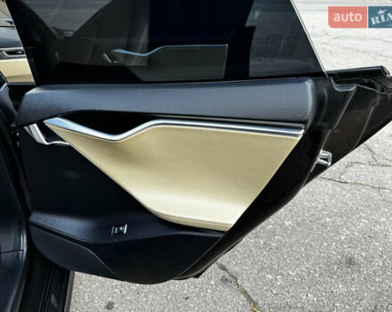 Коричневий Тесла Модель С, об'ємом двигуна 0 л та пробігом 190 тис. км за 13600 $, фото 18 на Automoto.ua