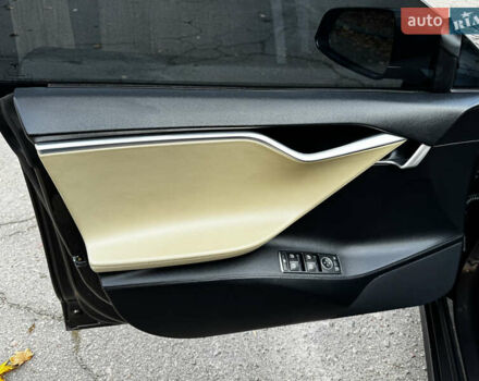 Коричневий Тесла Модель С, об'ємом двигуна 0 л та пробігом 190 тис. км за 13600 $, фото 16 на Automoto.ua