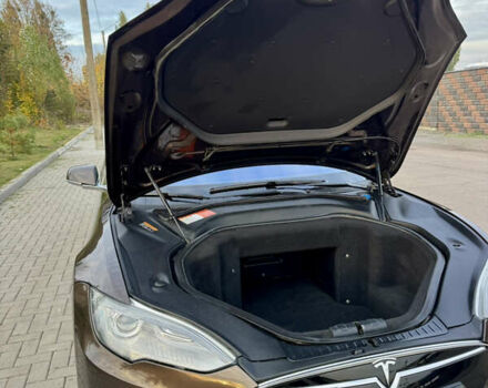 Коричневый Тесла Модель С, объемом двигателя 0 л и пробегом 268 тыс. км за 13000 $, фото 36 на Automoto.ua