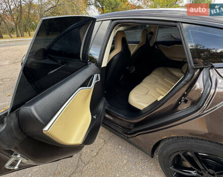 Коричневий Тесла Модель С, об'ємом двигуна 0 л та пробігом 190 тис. км за 13600 $, фото 29 на Automoto.ua