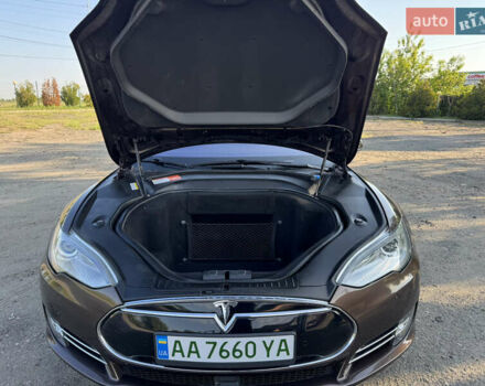 Коричневый Тесла Модель С, объемом двигателя 0 л и пробегом 132 тыс. км за 14500 $, фото 18 на Automoto.ua