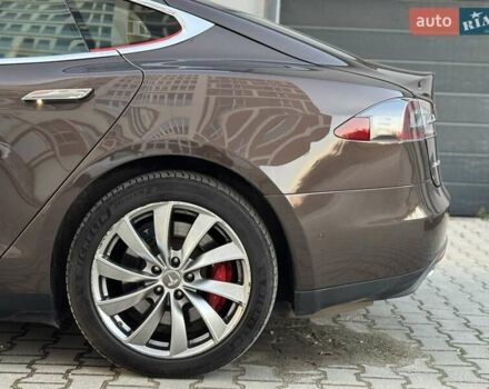 Коричневий Тесла Модель С, об'ємом двигуна 0 л та пробігом 260 тис. км за 12990 $, фото 16 на Automoto.ua