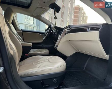 Коричневий Тесла Модель С, об'ємом двигуна 0 л та пробігом 260 тис. км за 12990 $, фото 34 на Automoto.ua