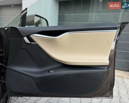 Коричневий Тесла Модель С, об'ємом двигуна 0 л та пробігом 260 тис. км за 12990 $, фото 37 на Automoto.ua
