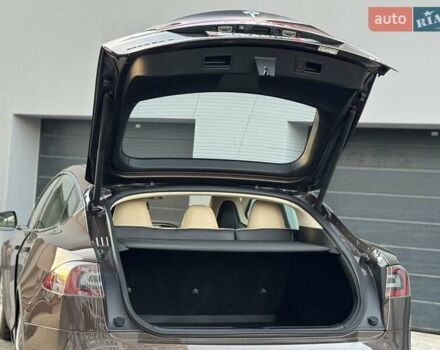 Коричневий Тесла Модель С, об'ємом двигуна 0 л та пробігом 260 тис. км за 12990 $, фото 42 на Automoto.ua