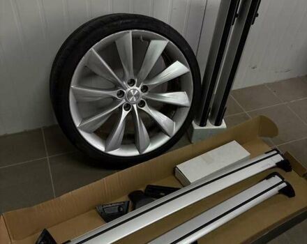 Коричневий Тесла Модель С, об'ємом двигуна 0 л та пробігом 260 тис. км за 12990 $, фото 69 на Automoto.ua