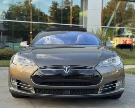 Тесла Модель С 2015 в Киеве на Automoto.ua Коричневый Тесла Модель С, объемом двигателя 0 л и пробегом 80 тыс. км за 5500 $, фото 1 на Automoto.ua